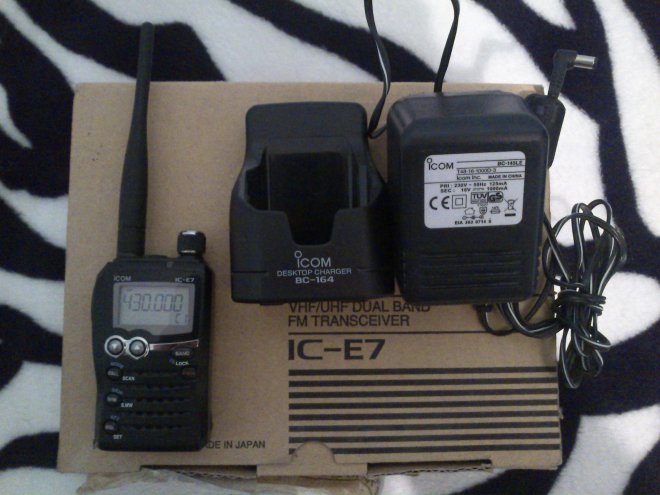   ICOM IC-E7.  ,     ,      